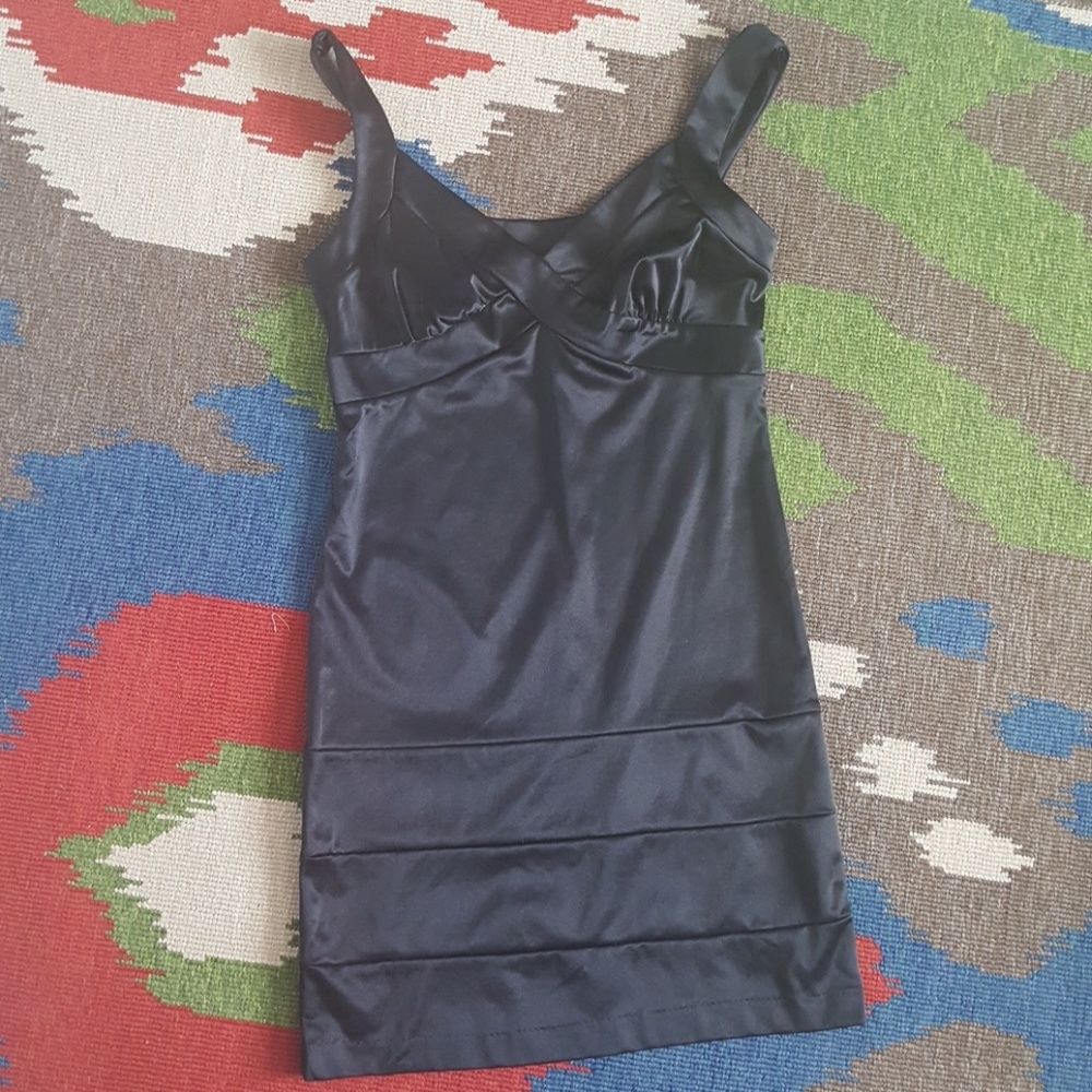 Women's bodycon little black dress